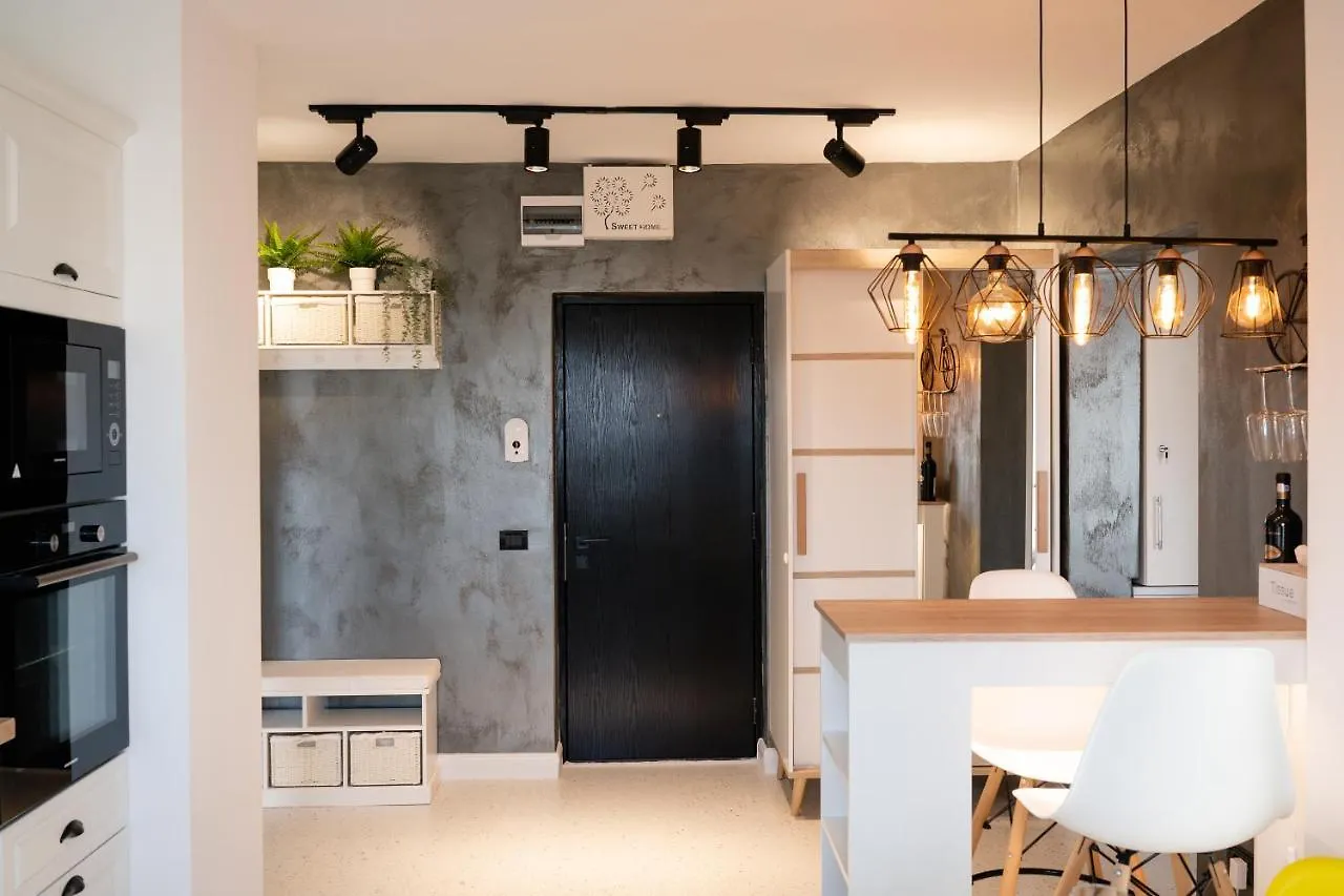 בוקרשט Artsy Riverside Suite - 1Br Amazing Central Apartment 0*,