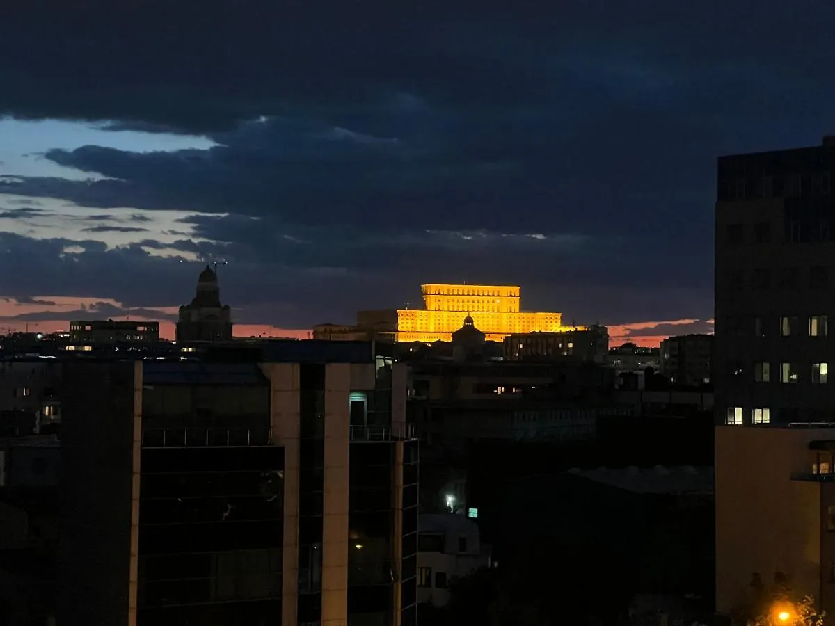 בוקרשט Artsy Riverside Suite - 1Br Amazing Central Apartment רומניה