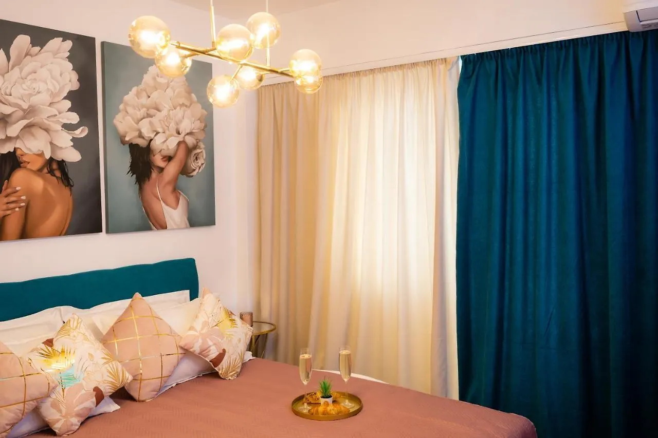 Artsy Riverside Suite - 1Br Amazing Central Apartment Bucharest