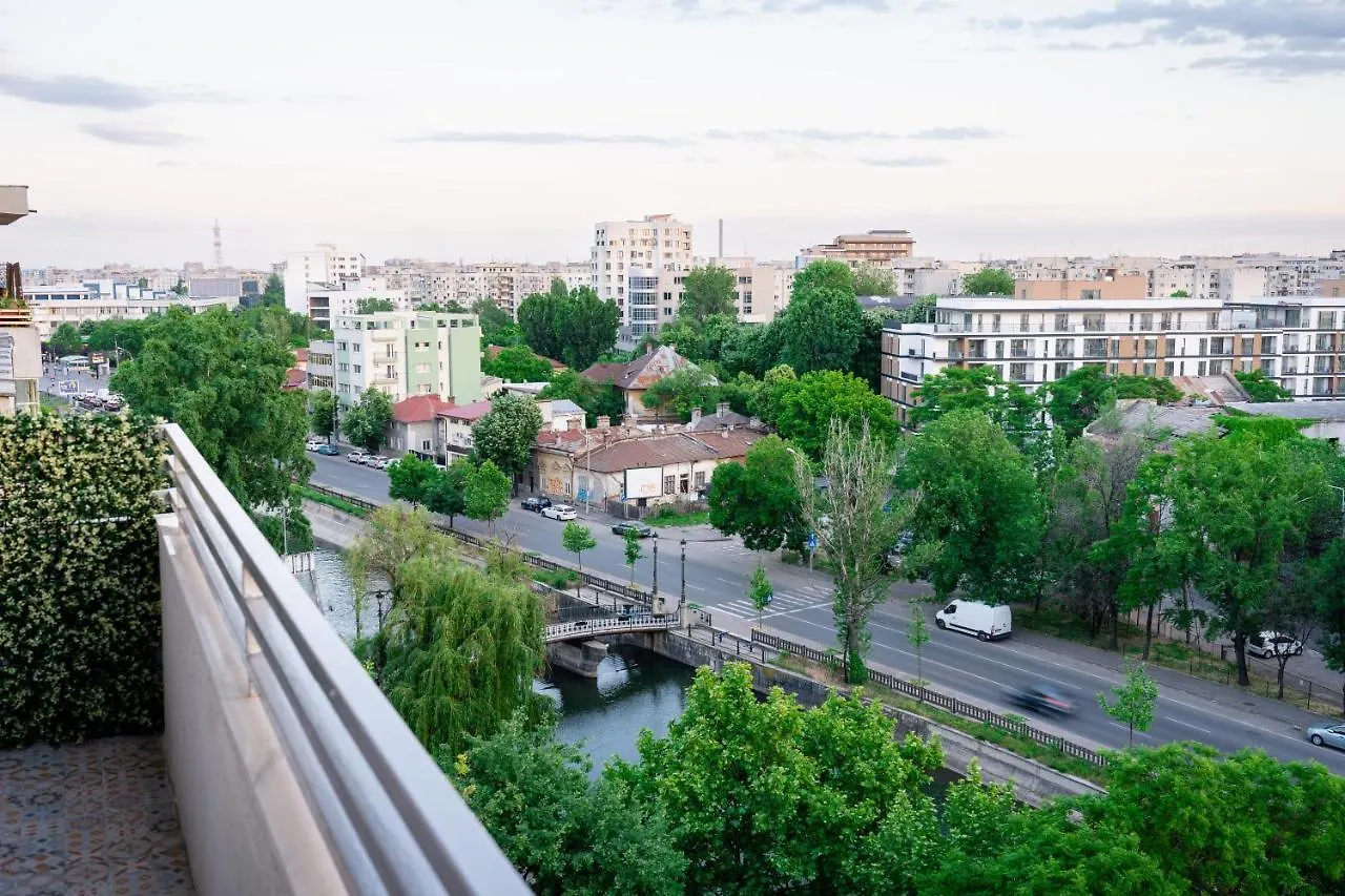 Artsy Riverside Suite - 1Br Amazing Central Apartment Bucharest 0*,  Romania